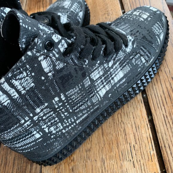 Shoedazzle Playground Print- High tops- Size 8.5 - Picture 9 of 9